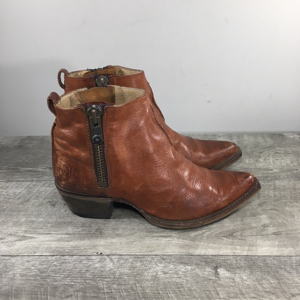 Frye Women’s Sacha Moto Shortie Ankle Western Cognac Leather Zip Boots Size 8 B